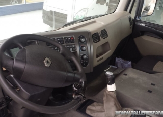 Hormigonera Renault Kerax 370.32, Dxi, motor Volvo, 8x4, año 2006, con bombo Baryval de 8m3.