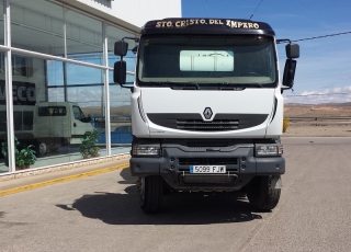 Hormigonera Renault Kerax 370.32, Dxi, motor Volvo, 8x4, año 2006, con bombo Baryval de 8m3.