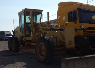 Grader brand Champion, model 720A.