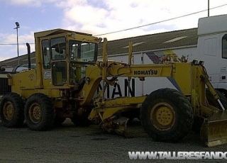 Motoniveladora Komatsu GD 521_A 1E, 1999, 22.238 horas.