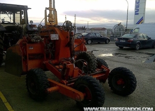 Trailla Laser marca Los Antonios, modelo Cuello de Cisne, ensanchable a 4 metros, año 1998, con:
Tractor Lamborghini, modelo 1506, de 140CV, doble tracción, 4777 horas, año 1990.