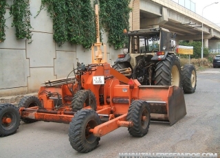 Trailla Laser marca Los Antonios, modelo Cuello de Cisne, ensanchable a 4 metros, año 1998, con:
Tractor Lamborghini, modelo 1506, de 140CV, doble tracción, 4777 horas, año 1990.