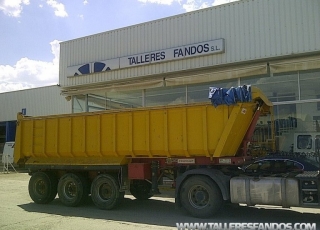 Tipper trailer, steel, 3 axel, air suspension, axle lift, drump brakes, tyres 80%. Year 2004
1.35x2.3x7.7= 24m3