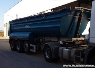 Tipper trailer, brand Lecitrailer, 3 axels, spring suspension, year 2006