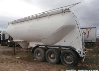 Cisterna para cemento de 3 ejes, marca Feldbinder.