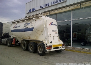 Cement tank of aluminium brand Hermans, drum brakes, air suspension, capacity 31m3, year 1997.