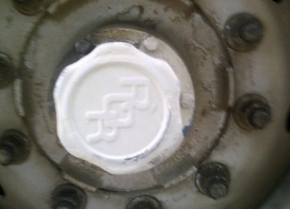 Cisterna para cemento de aluminio marca Hermans, con llantas de acero, frenos de tambor, suspensión neumática, capacidad 31m3, del año 1997.