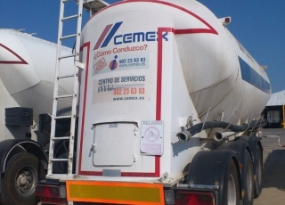 Cisterna para cemento de aluminio marca Hermans, con llantas de aluminio, frenos de disco, suspensión neumática, capacidad 31m3, del año 2000.