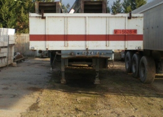 Plataforma de dos ejes con grua Hiab tipo 965