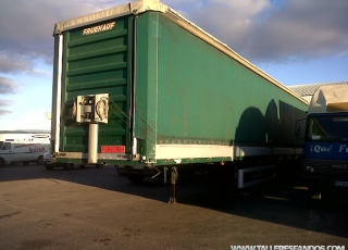 Tauliner brand Fruehauf, 3 axels with air suspension, disc brakes, in good conditions, year 2000. Dimensions 13.7x2.5x4m