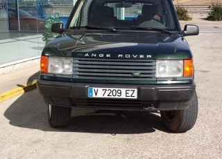 Todoterreno Range Rover 2.5 LP con motor BMW de 136cv, con 234.382km, año 1995.