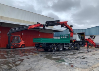 New IVECO ASTRA HD9 84.50, 8x4 of 500cv, Euro 6 with automatic gearbox.
 Open box with crane Palfinger PK78002 with JIB PJ170E.