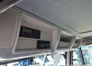Nuevo IVECO ASTRA HD9 84.50, 8x4 de 500cv, Euro 6 con cambio automático.  - Cruise control
- Rejillas protección faros delanteros
- Aire acondicionado
- Visera 
- Gancho de maniobra trasero
- Bloqueo diferencial
- Espejos calefactados y telecomandados
- Asiento con suspensión neumática y ajuste lumbar.
- ABS
- Ventana trasera cabina
- Suspensión delantera reforzada 9Tn
- Luces rotativas
- Protección del radiador
- Deposito de Ad-Blue y filtro calefactados