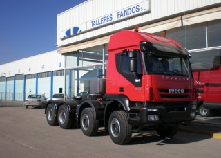 Special Transport tractor head IVECO Trakker AT410T50 8x5