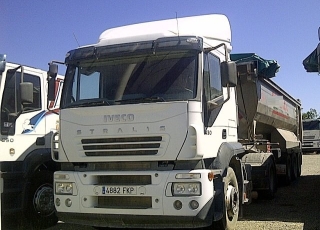 Tractora IVECO AT440S43TP eurotronic con intarder y equipo hidraulico.  Bañera de basculante de Aluminio de 3 ejes.  VENDIDO