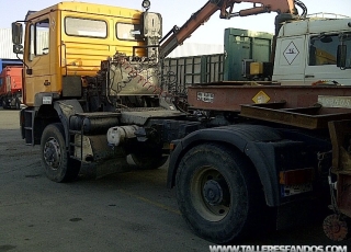 Tractora MAN 19.414 FLT, 4x4, 420CV, con suspensión de ballestas y equipo hidraulico. Fabricación año 2000.