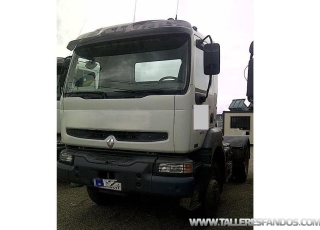 Tractora Renault Kerax 420, 4x4, año 2005