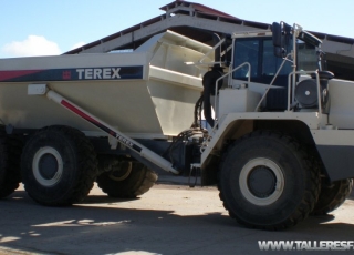 DUMPER TEREX  TA-35, EL CAMIÓN ES DEL AÑO 2004 Y TIENE  9000 HORAS.