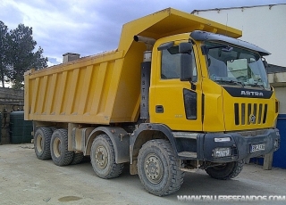 Tres dumper usados marca ASTRA HD8 86.56, 8x6, manuales, año 2007, caja cuadrada de 20m3