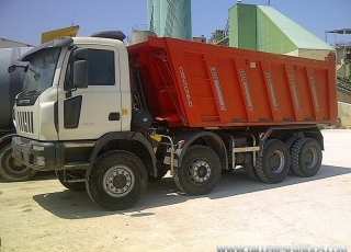 Tres dumper usados marca ASTRA HD8 86.56, 8x6, manuales, año 2007, caja cuadrada de 20m3