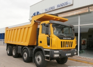 Dumper de ocasión marca ASTRA HD8 86.56, 8x6, manual, año 2007, caja cuadrada de 20m3.