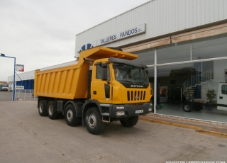 Dumper de ocasión marca ASTRA HD8 86.56, 8x6, manual, año 2007, caja cuadrada de 20m3.