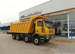 Dumper de ocasión marca ASTRA HD8 86.56, 8x6, manual, año 2007, caja cuadrada de 20m3.