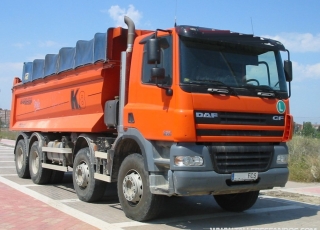 Dumper DAF CF 85.430, 8x4, año de fabricación 2006, sobre 150.000km, en perfecto estado. 