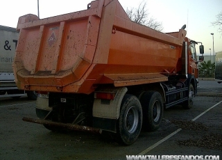 Dumper DAF CF85.380, 6x4, de diciembre de 2006, solo 57.000km