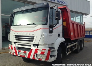 Dumper IVECO AD380T35, 6x4, año 2007, con solo 85.204km.