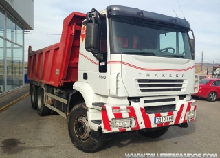 Dumper IVECO AD380T35, 6x4, año 2007, con solo 85.204km.