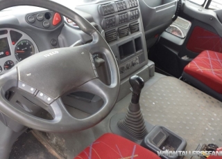 Dumper IVECO AD380T35, 6x4, año 2007, con solo 85.204km.