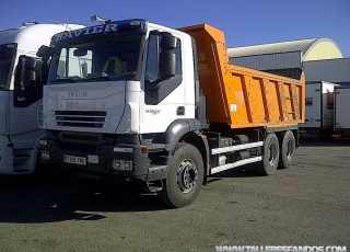 Dumper IVECO AD380T36, 6x4, fabricad en 2007, 72.000km