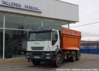 Dumper IVECO AD380T38, 6x4, del año 2005