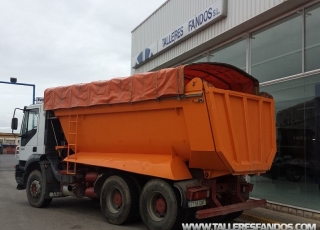 Dumper IVECO AD380T38, 6x4, del año 2005