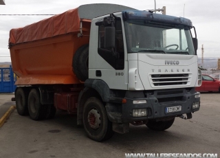 Dumper IVECO AD380T38, 6x4, del año 2005