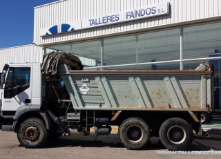 Dumper IVECO AD380T38, 6x4, del año 2006