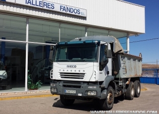 Dumper IVECO AD380T38, 6x4, del año 2006