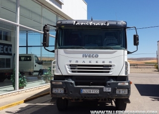 Dumper de ocasión IVECO AD380T38, 6x4, del año 2006, con toldo, 160.726km