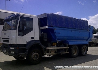 Camión Dumper IVECO AD380T38, 6x4, año 2006, 175.000km