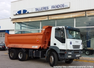 Camion Dumper IVECO AD380T38, 6x4, año 2006, con 146.335km, con caja conica de 14m3