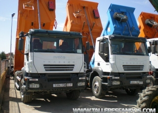 Camión usado dumper IVECO AD380T38, 6x4, manual del año 2007, con caja Meiller Kipper.