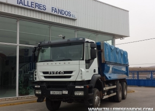 Dumper IVECO, AD380T41W, 6x6, del año 2008, solo 86.613km, con toldo, manos libres y emisora.