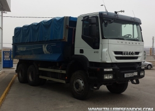 Dumper IVECO, AD380T41W, 6x6, del año 2008, solo 86.613km, con toldo, manos libres y emisora.