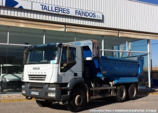 Dumper IVECO AD380T44, 6x4, año 2007, 156.187km, en muy buen estado.