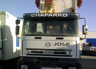 Dumper IVECO MP380E35H, 6x4 del año 2002.