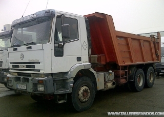 Camión Dumper IVECO MP380E38, 6x4, con caja Meiller Kipper, del año 2003.