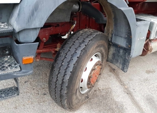 Dumper de ocasion IVECO MP380E42W 6x6 con tracción total.