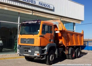 Dumper MAN TG 360A, 6x4, con caja Meiller, año 2004, 218.045km, manual, en buen estado.