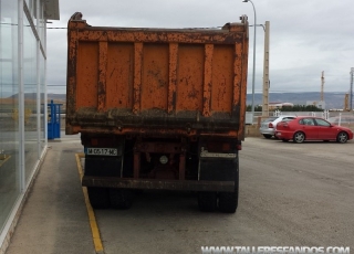 Dumper Mercedes Benz 2635, 6x6, año 1.991, grupo grande, caja Meiller Kipper y neumaticos en buen estado.